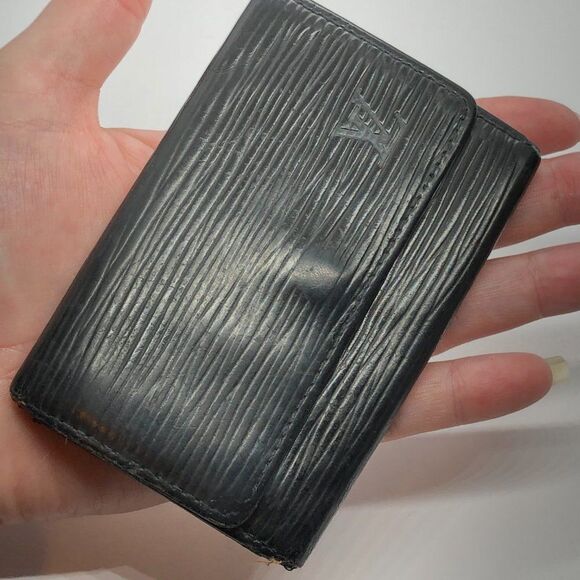 Louis Vuitton Key Case - Black Epi Leather - Picture 11 of 11
